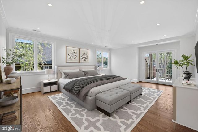 3031 N STUART ST, Arlington, VA 22207