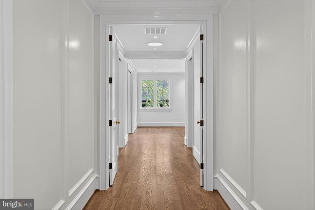 3031 N STUART ST, Arlington, VA 22207