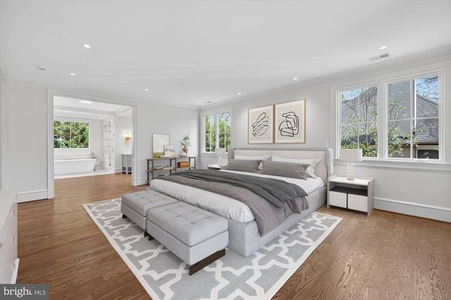 3031 N STUART ST, Arlington, VA 22207