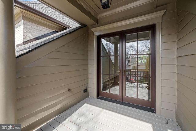 3031 N STUART ST, Arlington, VA 22207