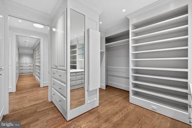 3031 N STUART ST, Arlington, VA 22207