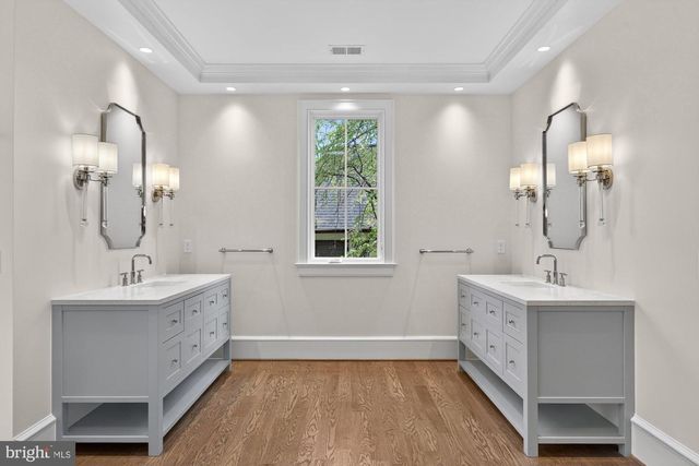 3031 N STUART ST, Arlington, VA 22207