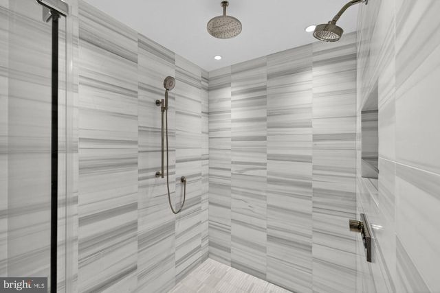 3031 N STUART ST, Arlington, VA 22207