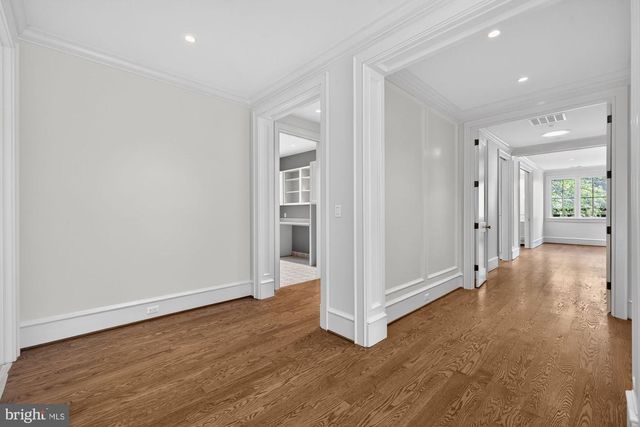 3031 N STUART ST, Arlington, VA 22207