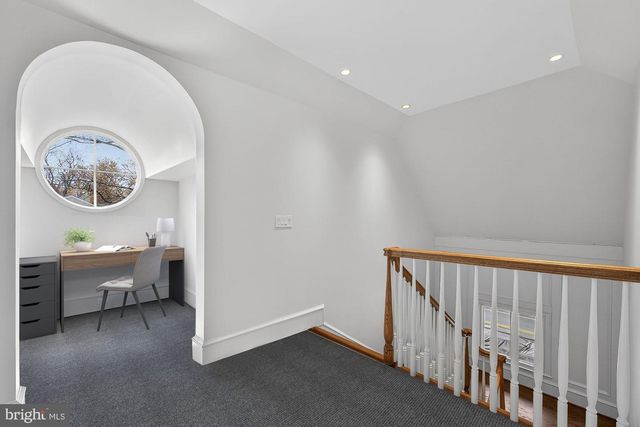 3031 N STUART ST, Arlington, VA 22207
