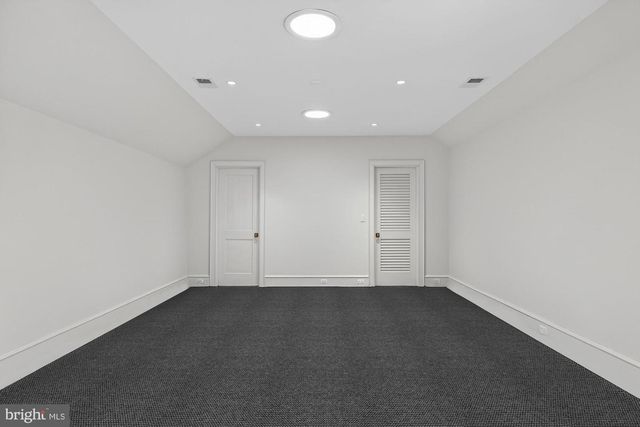 3031 N STUART ST, Arlington, VA 22207
