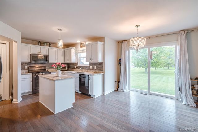 6871 Chandler Drive, Van Buren Charter Township, MI 48111