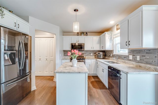 6871 Chandler Drive, Van Buren Charter Township, MI 48111