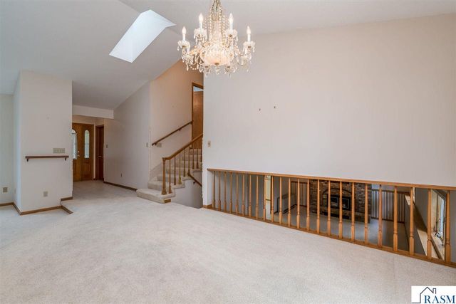 2286 Northridge Drive, North Mankato, MN 56003