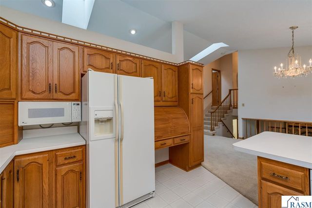 2286 Northridge Drive, North Mankato, MN 56003