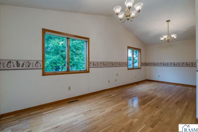 2286 Northridge Drive, North Mankato, MN 56003