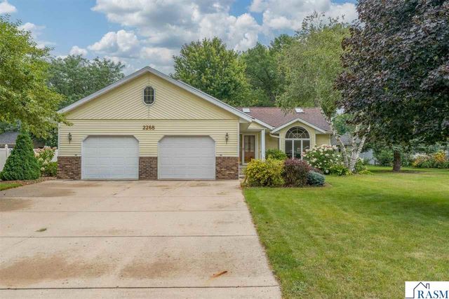 2286 Northridge Drive, North Mankato, MN 56003