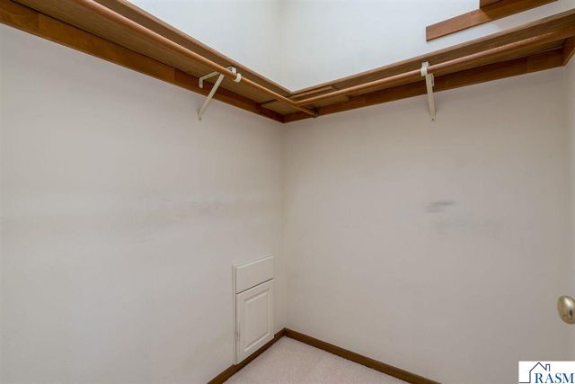 2286 Northridge Drive, North Mankato, MN 56003