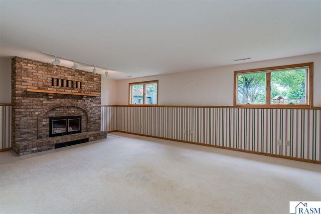 2286 Northridge Drive, North Mankato, MN 56003