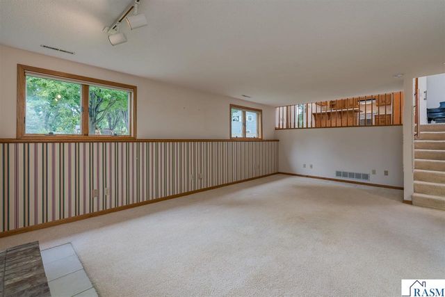 2286 Northridge Drive, North Mankato, MN 56003