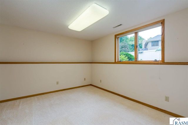 2286 Northridge Drive, North Mankato, MN 56003