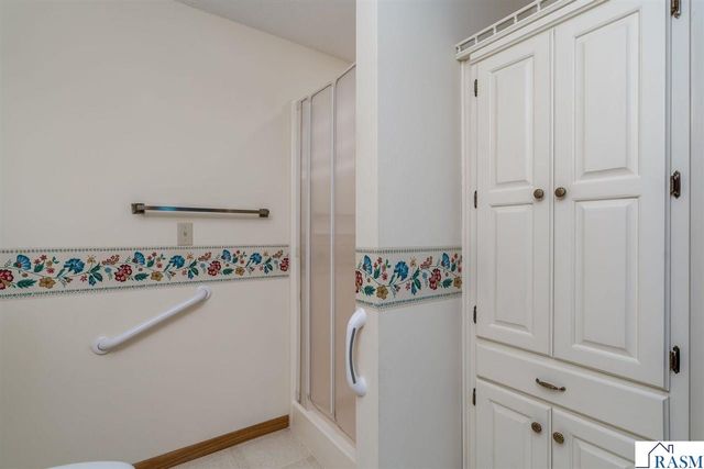 2286 Northridge Drive, North Mankato, MN 56003