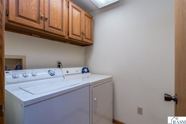 2286 Northridge Drive, North Mankato, MN 56003