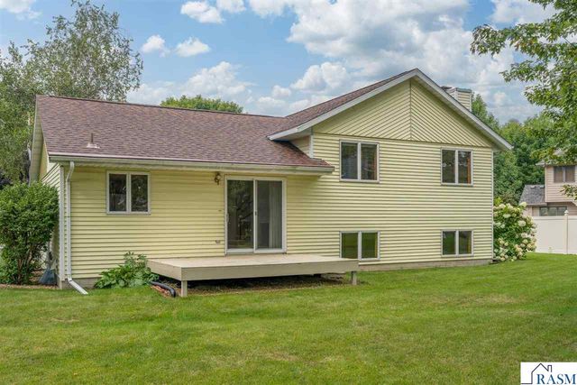 2286 Northridge Drive, North Mankato, MN 56003