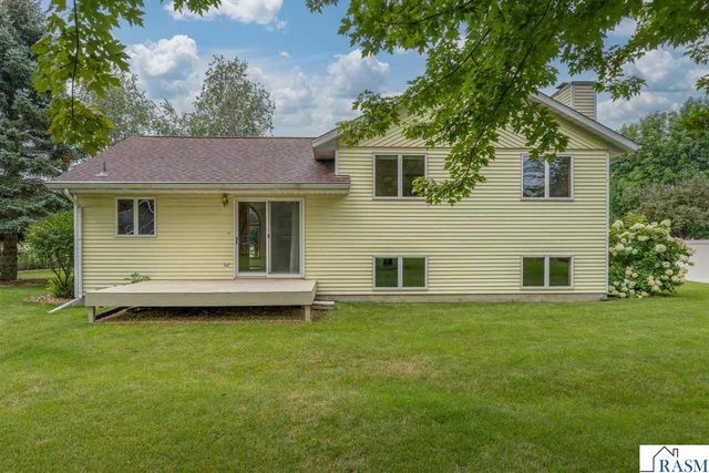 2286 Northridge Drive, North Mankato, MN 56003