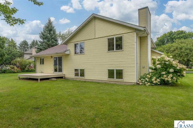2286 Northridge Drive, North Mankato, MN 56003