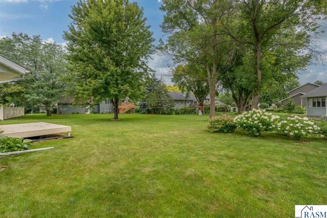 2286 Northridge Drive, North Mankato, MN 56003