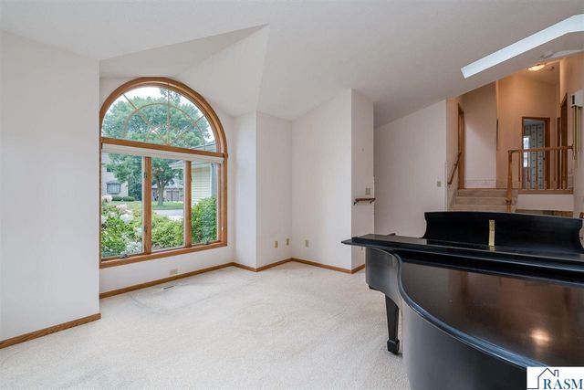 2286 Northridge Drive, North Mankato, MN 56003