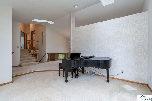2286 Northridge Drive, North Mankato, MN 56003