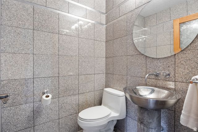 7318 S 2700 W, West Jordan, UT 84084