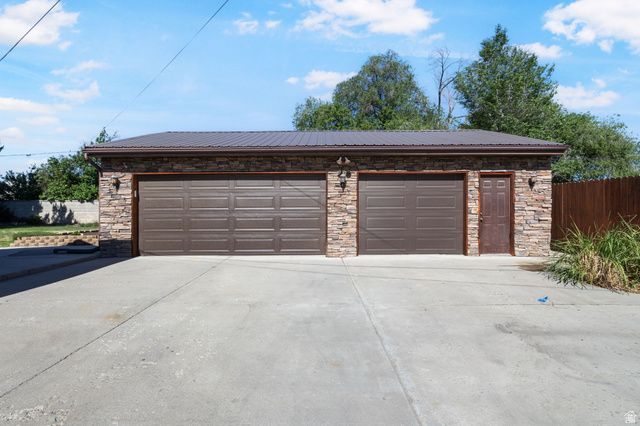 7318 S 2700 W, West Jordan, UT 84084
