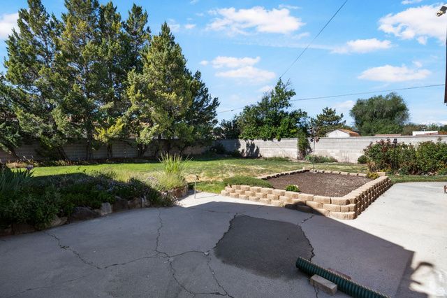 7318 S 2700 W, West Jordan, UT 84084