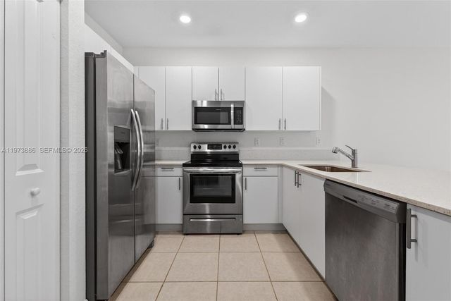 2662 SE 10th Street 2662, Homestead, FL 33035