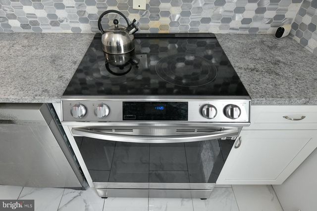 102 W 30TH STREET ST, Wilmington, DE 19802