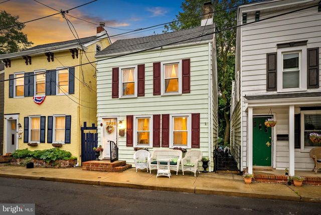 18 MILES AVE, Bordentown, NJ 08505
