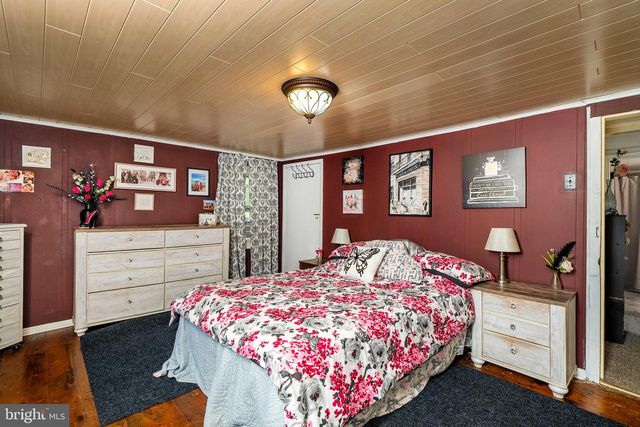18 MILES AVE, Bordentown, NJ 08505