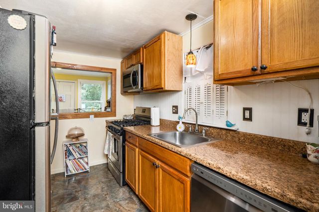 18 MILES AVE, Bordentown, NJ 08505