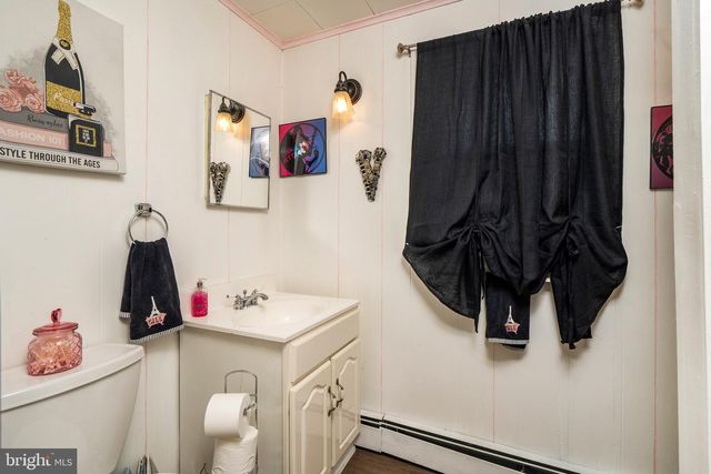 18 MILES AVE, Bordentown, NJ 08505