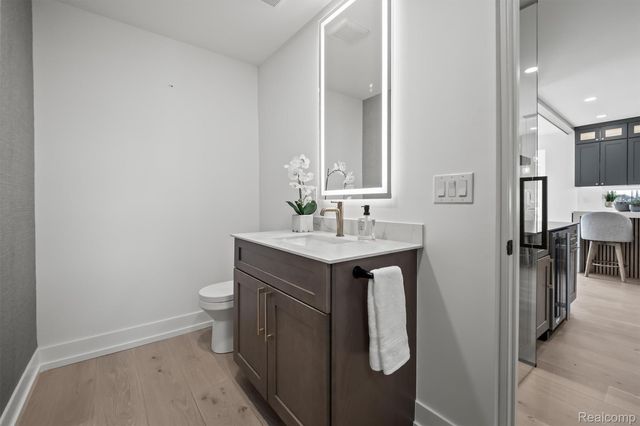 125 N Washington Avenue, Royal Oak, MI 48067