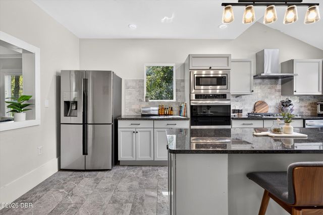 535 W Minnesota Avenue, Deland, FL 32720