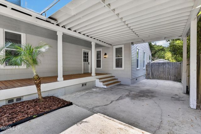 535 W Minnesota Avenue, Deland, FL 32720
