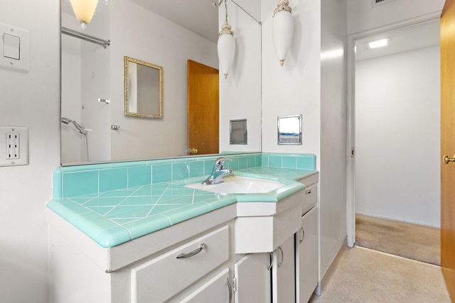 6250 Stanley Ave, Carmichael, CA 95608