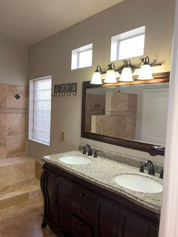 859 W Rawhide Avenue, Gilbert, AZ 85233