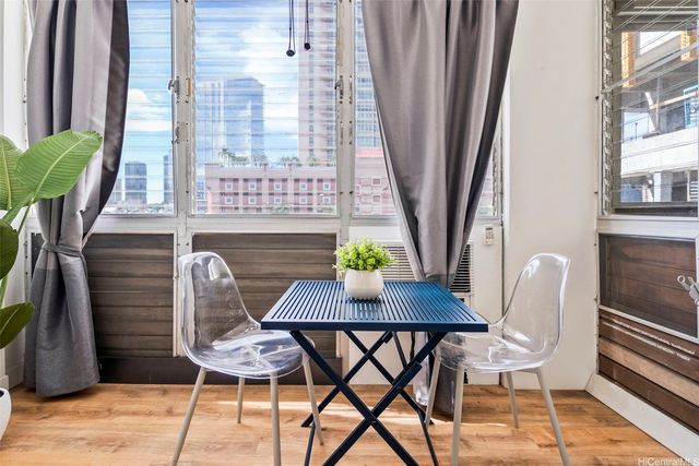 818 S King Street 704, Honolulu, HI 96813