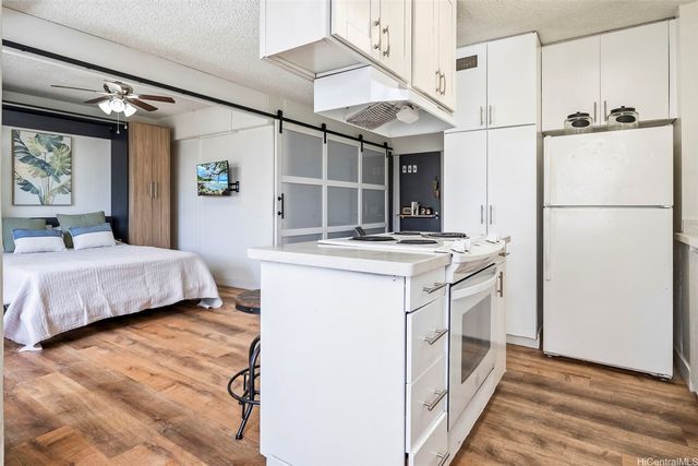 818 S King Street 704, Honolulu, HI 96813