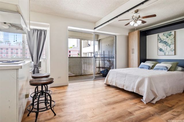 818 S King Street 704, Honolulu, HI 96813