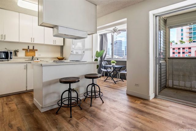 818 S King Street 704, Honolulu, HI 96813