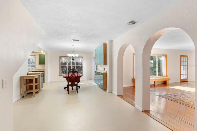 1520 W BERESFORD AVENUE, Deland, FL 32720