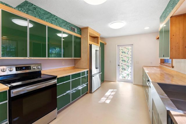 1520 W BERESFORD AVENUE, Deland, FL 32720