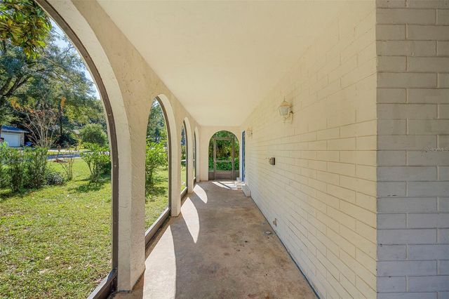 1520 W BERESFORD AVENUE, Deland, FL 32720