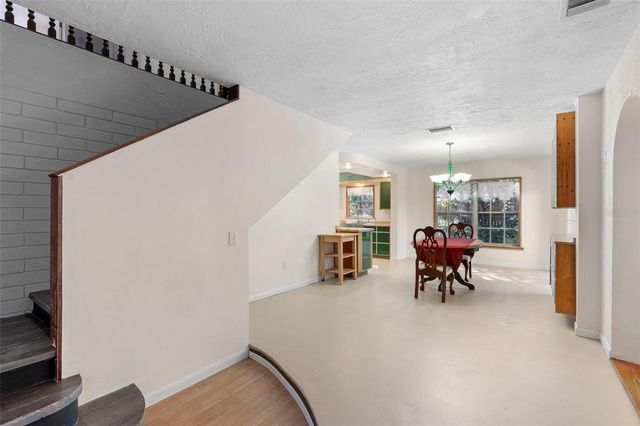 1520 W BERESFORD AVENUE, Deland, FL 32720